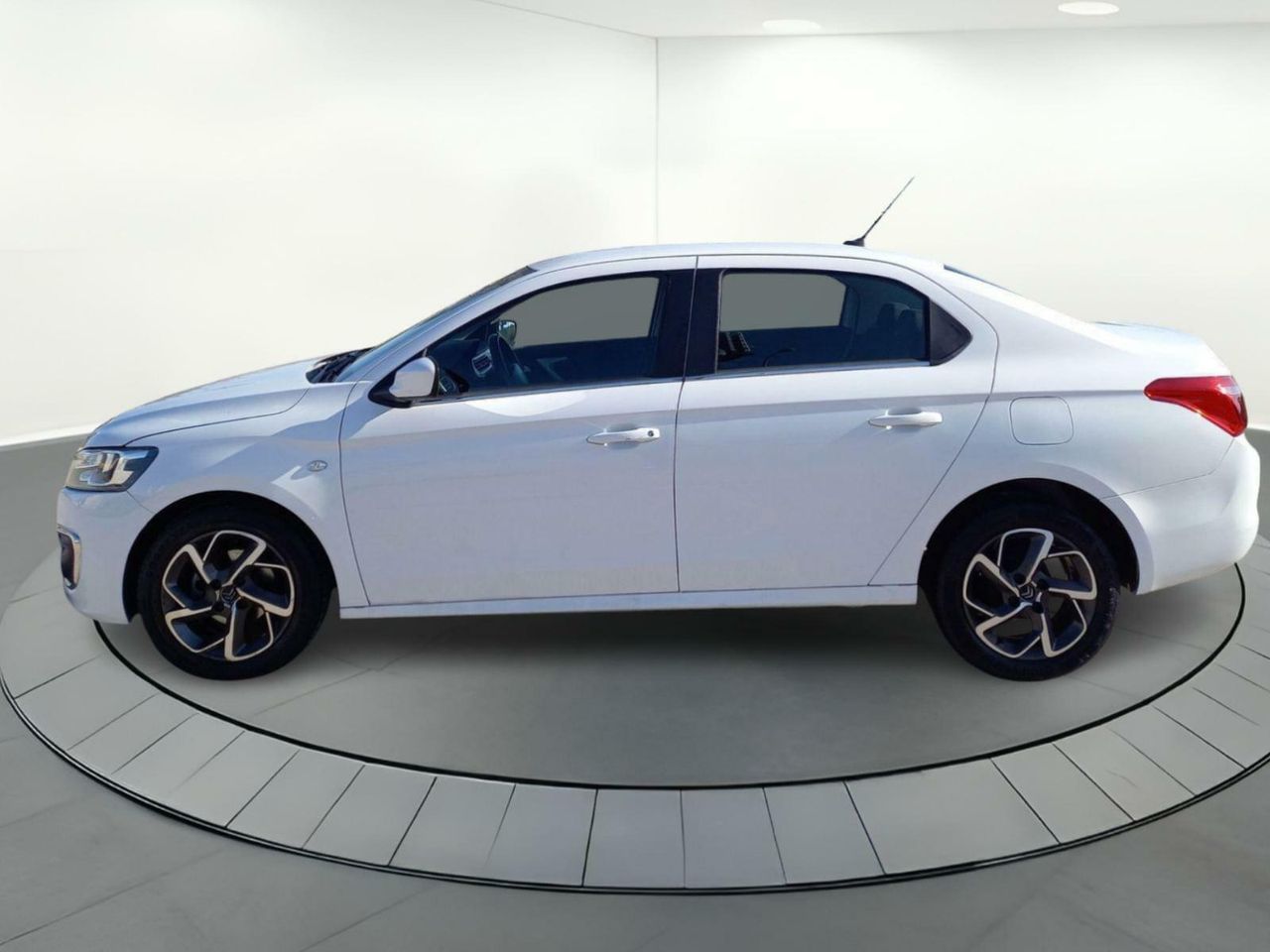 citroën c-elysée 2019 / foto grande (3)
