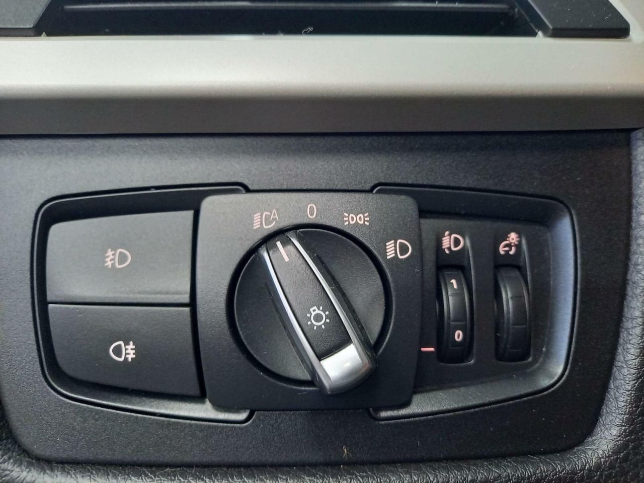 BMW SERIE 3 REEKS TOURING 318D (100 KW) 5D - foto 22