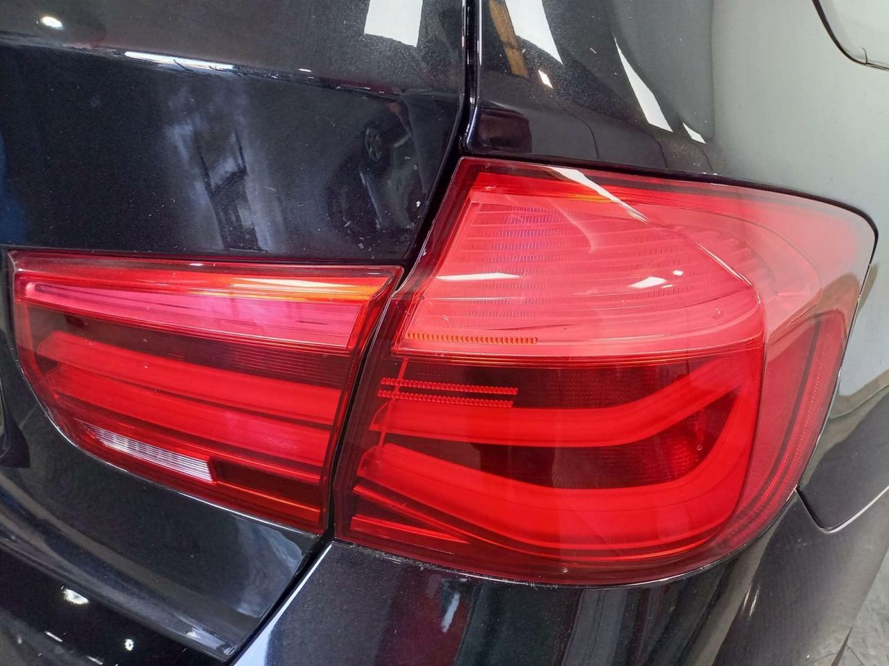 BMW SERIE 3 REEKS TOURING 318D (100 KW) 5D - foto 29