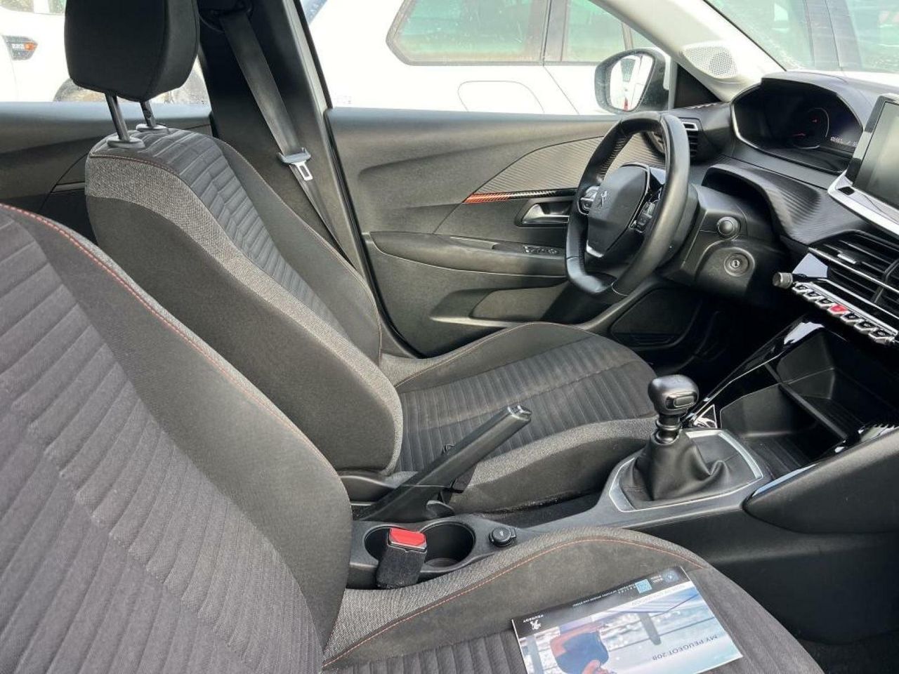 peugeot 208 2021 / foto grande (3)