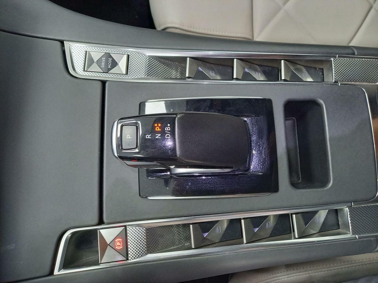 DS DS7 CROSSBACK 1.6 E-TENSE PHEV BASTILLE+ AUT - foto 32