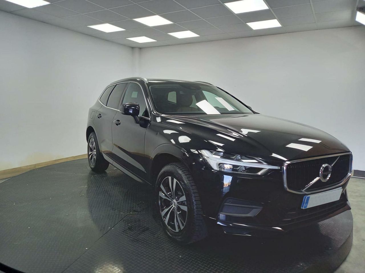 VOLVO XC60 2.0 D3 MOMENTUM PRO ADBLUE - foto 2