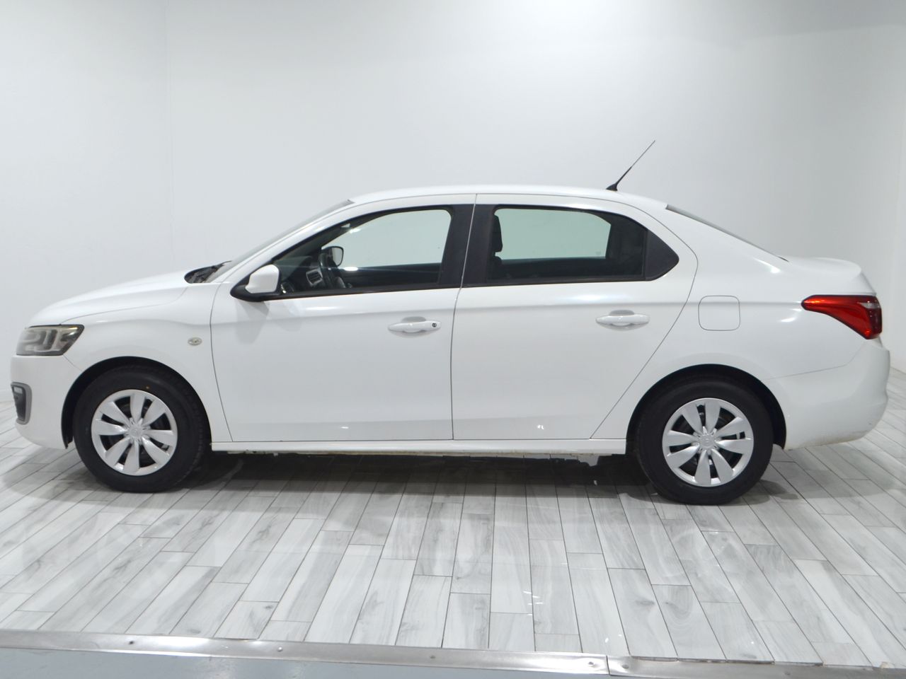 citroën c-elysée 2017 / foto grande (3)