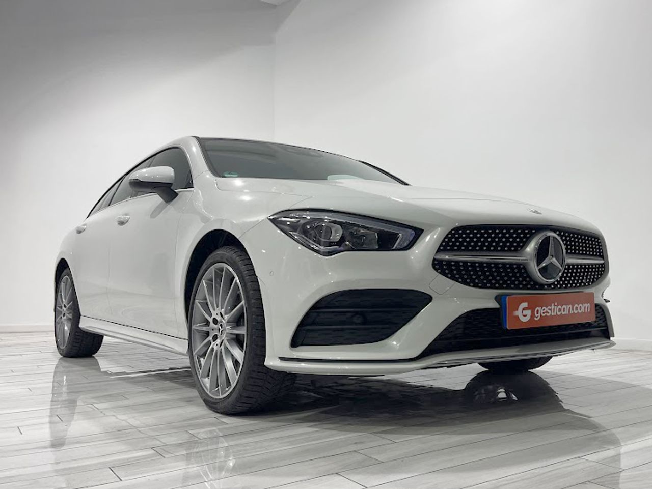 mercedes cla 2023 / foto grande (3)