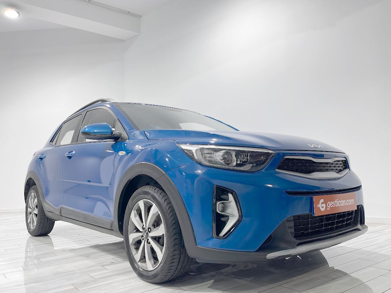 kia stonic 2022 / foto grande (2)