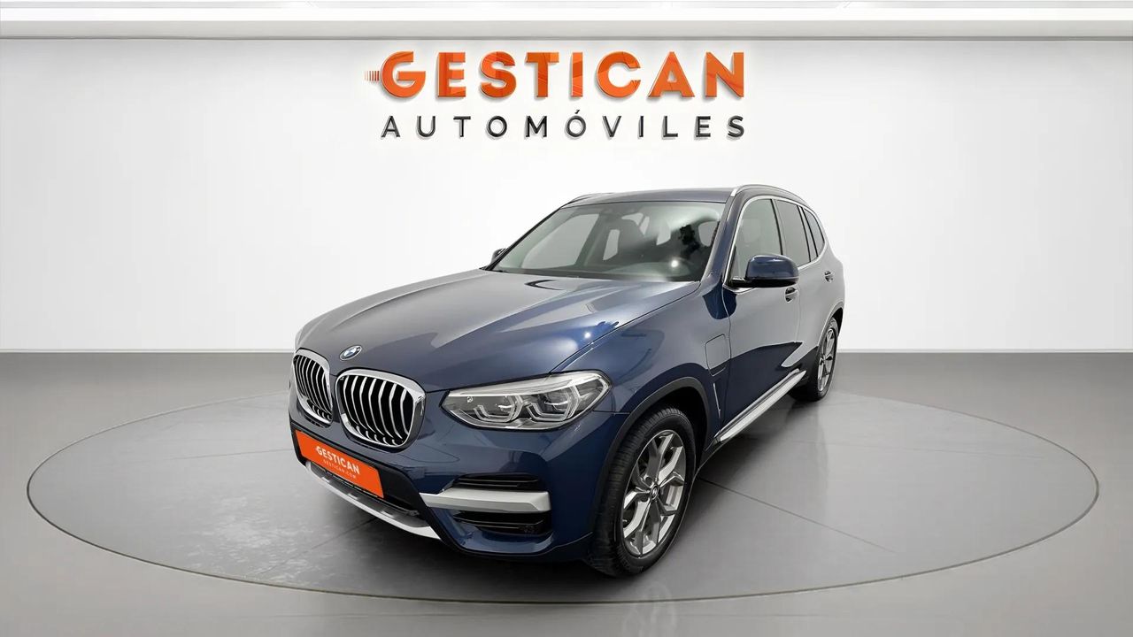 BMW X3 xDrive30e
