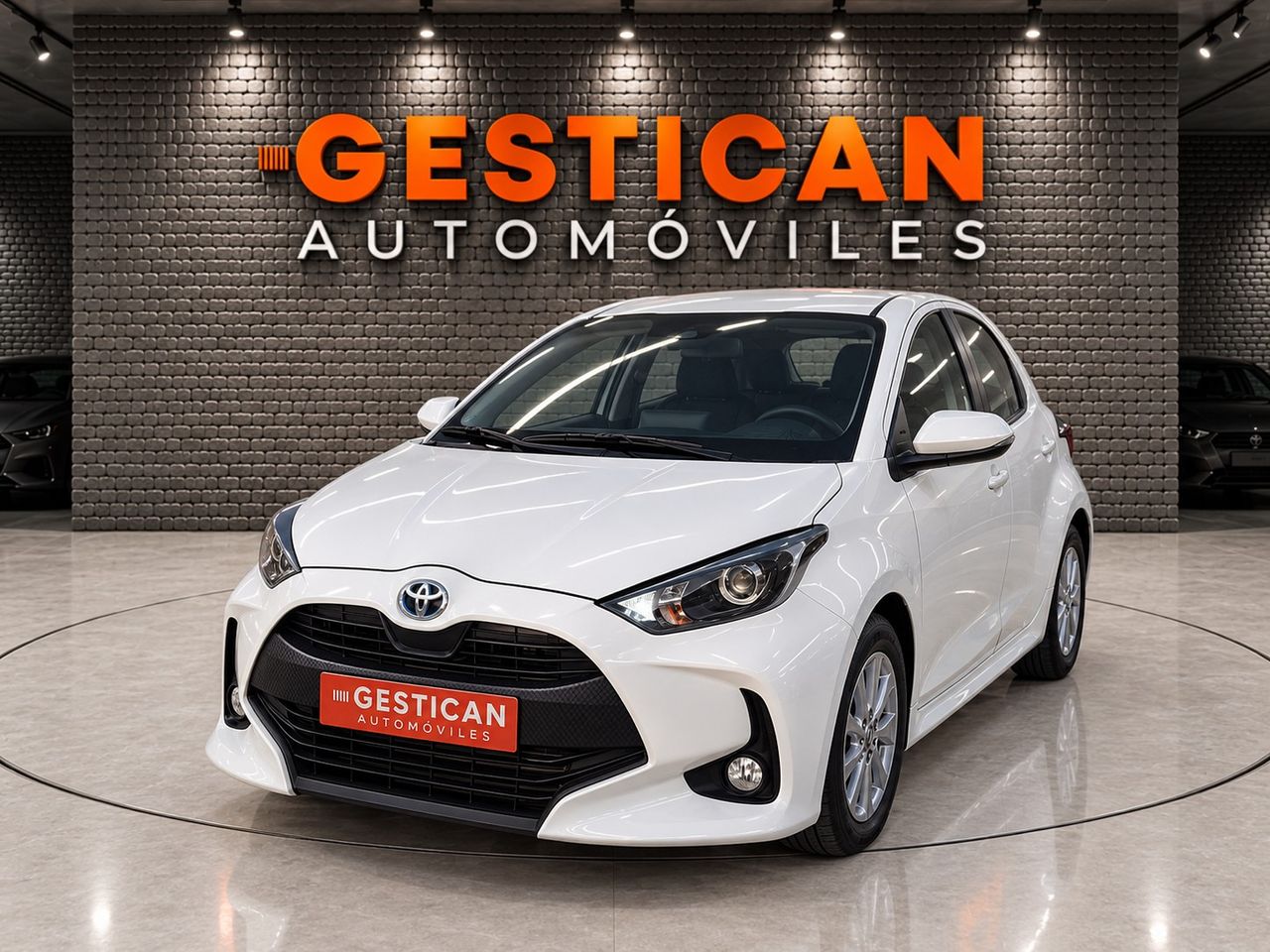 Toyota Yaris 1.5 120H Business Plus