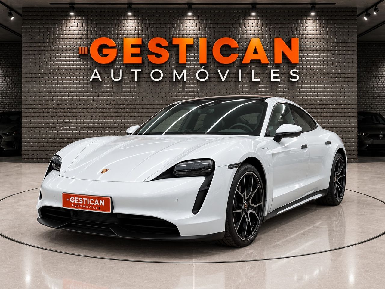 Porsche Taycan - - foto 3