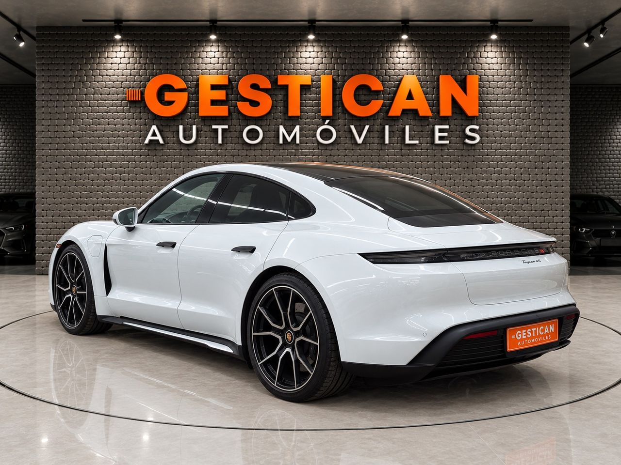 Porsche Taycan - - foto 5