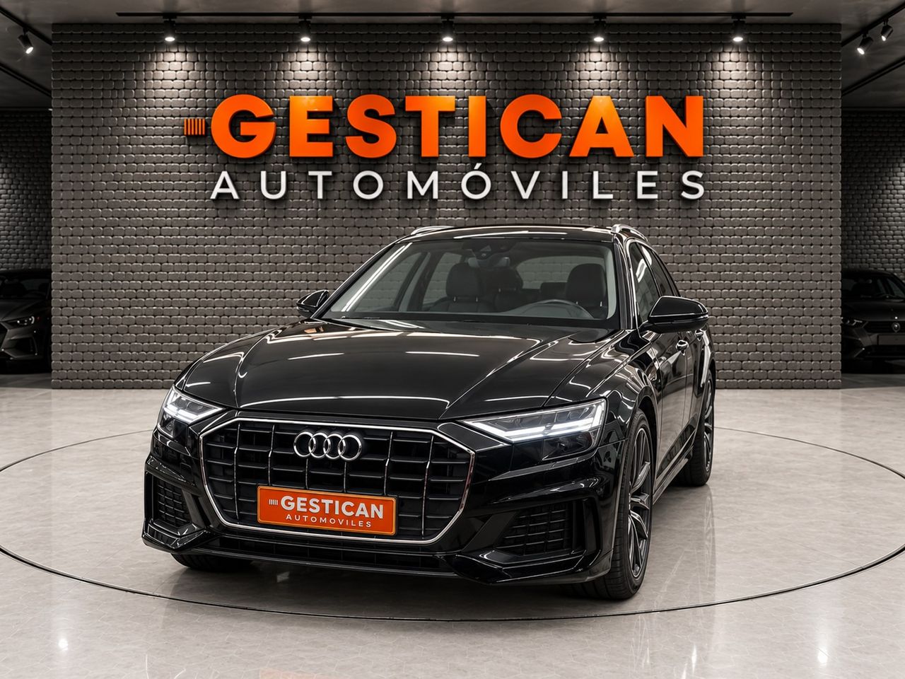 Audi Q8 55 TFSIe 280kW (381CV) quattro tiptronic