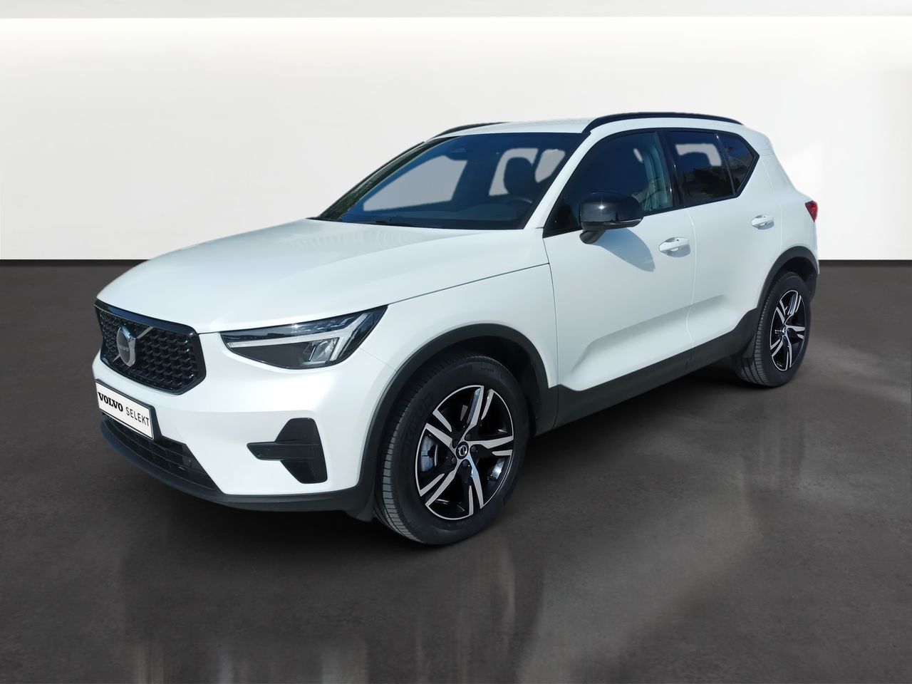 Volvo XC40 2.0 B3 MHEV PLUS DARK DCT 163 5P