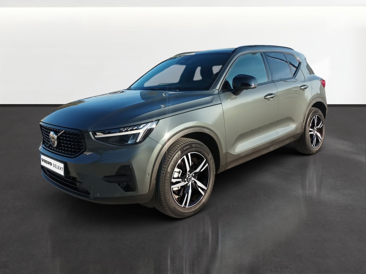 Volvo XC40 2.0 B3 MHEV PLUS DARK DCT 163 5P