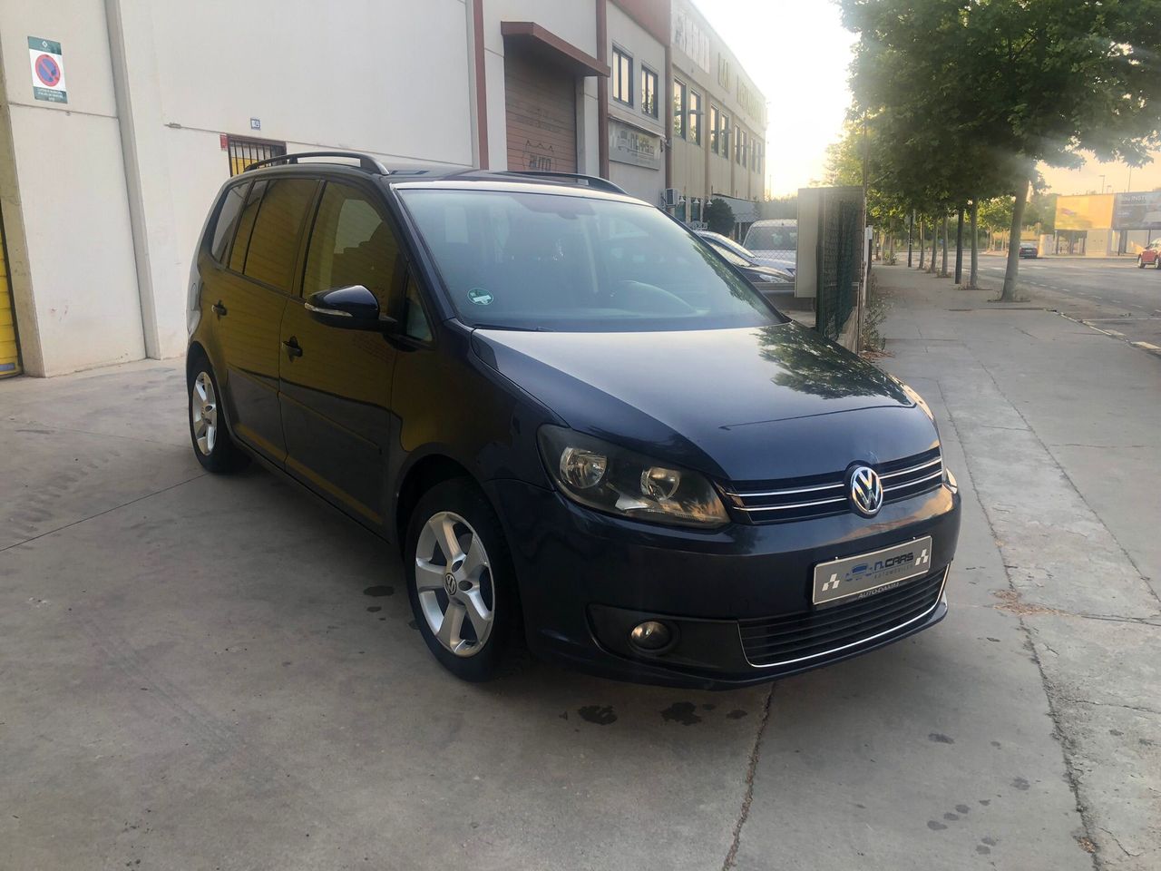Foto volkswagen touran 2011 /