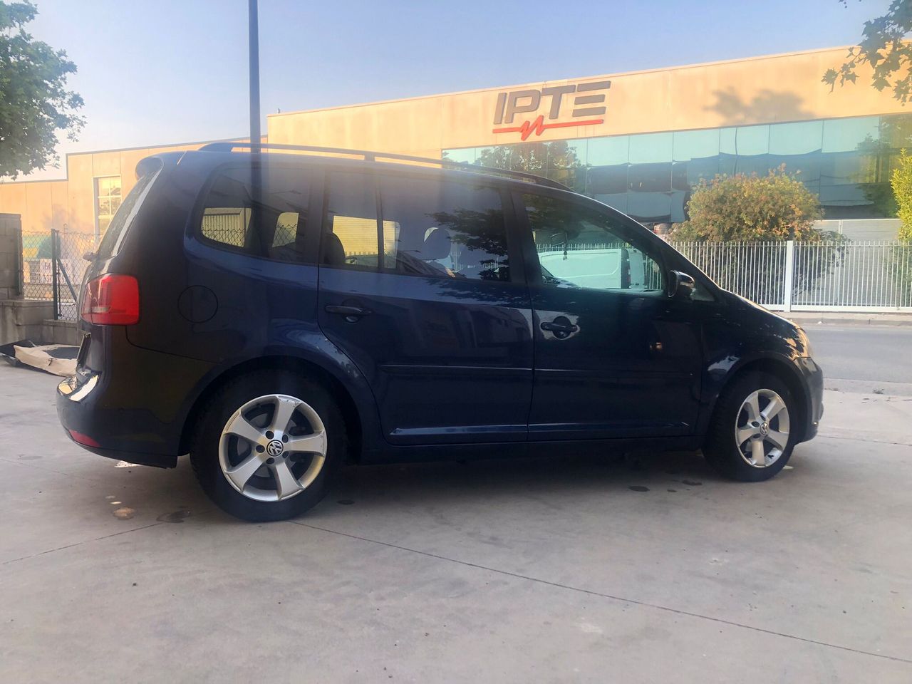 volkswagen touran 2011 / foto grande (3)