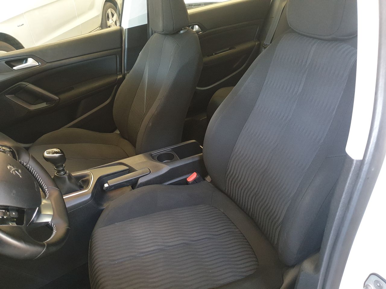 Peugeot 308 Access BlueHdi 100 6 Vel.  - Foto 11