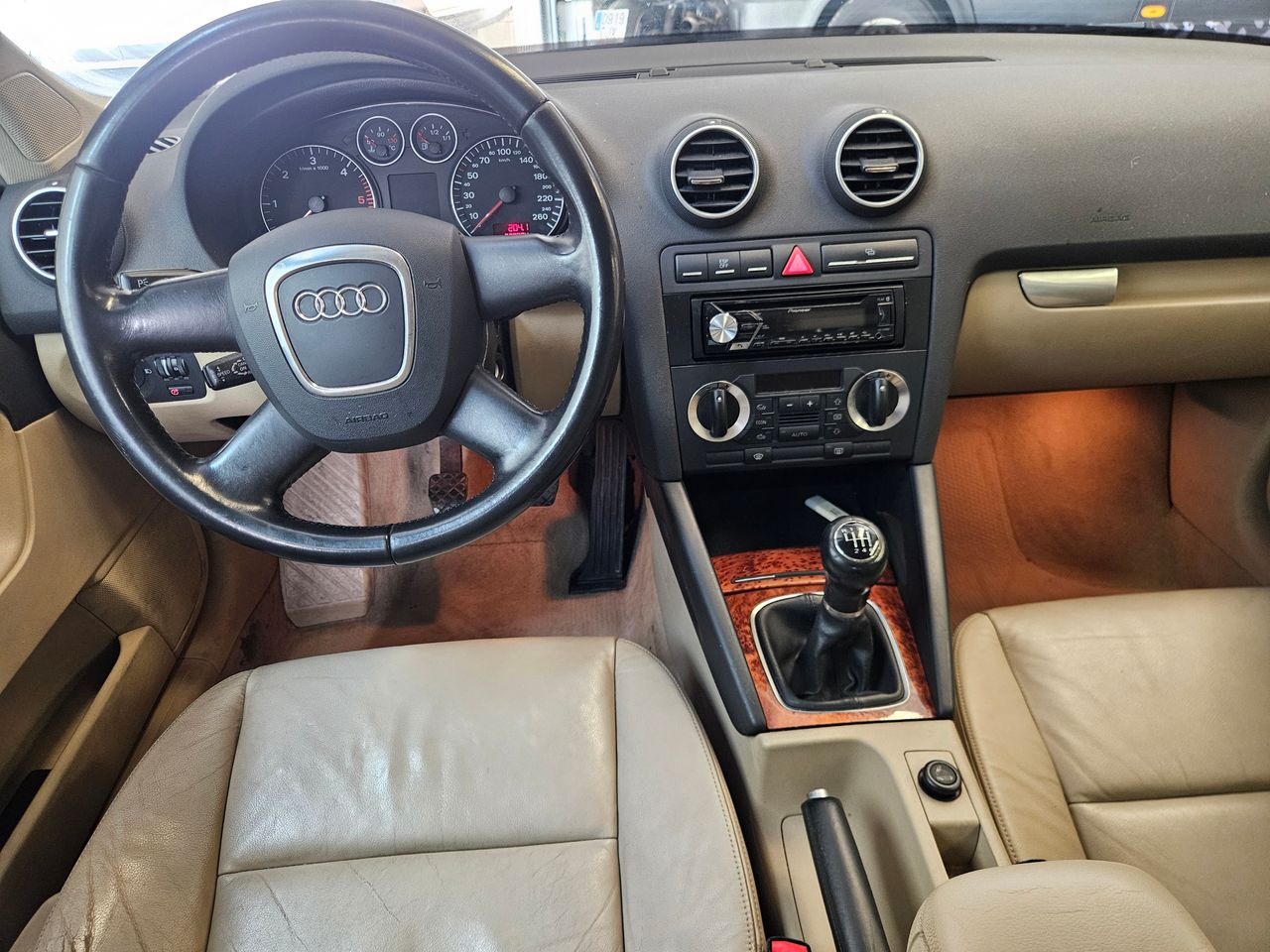 Audi A3 2.0 TDI Attraction - Foto 9