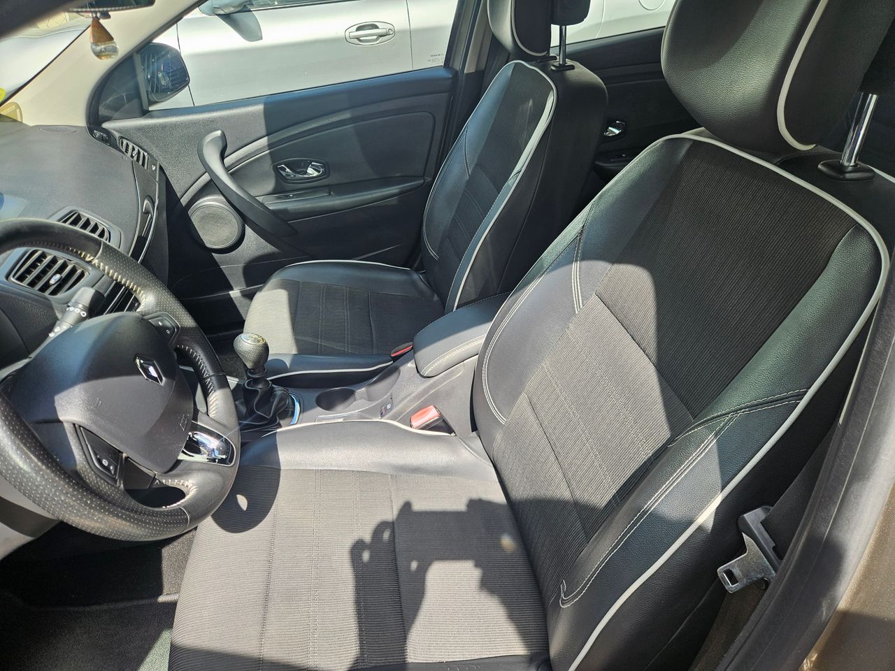 Renault Fluence Dynamique dCi 110 - Foto 10