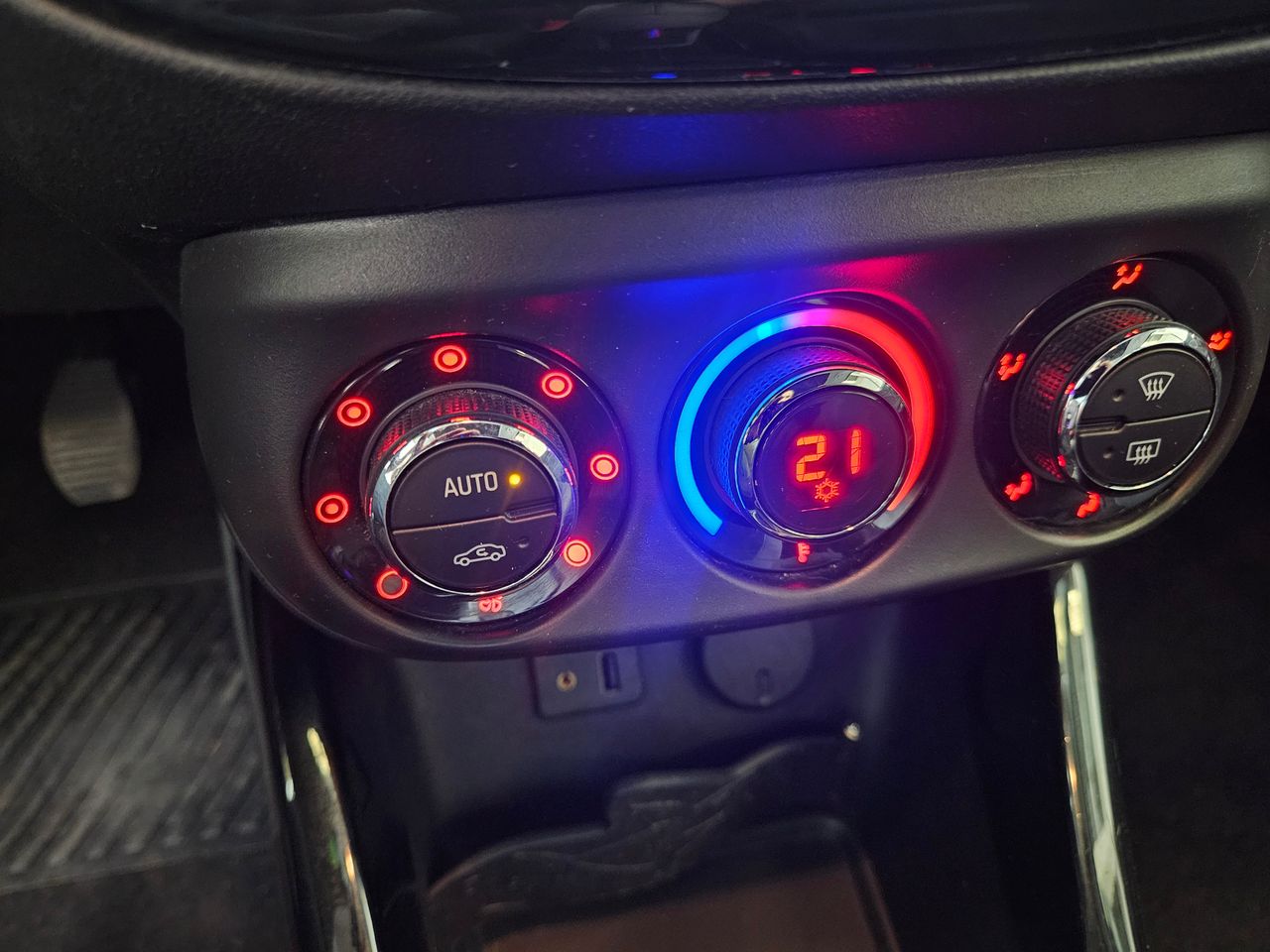 Opel Adam ADAM ROCKS 1.0 ECOTEC Direct Injection Turbo 115 CV - Foto 10