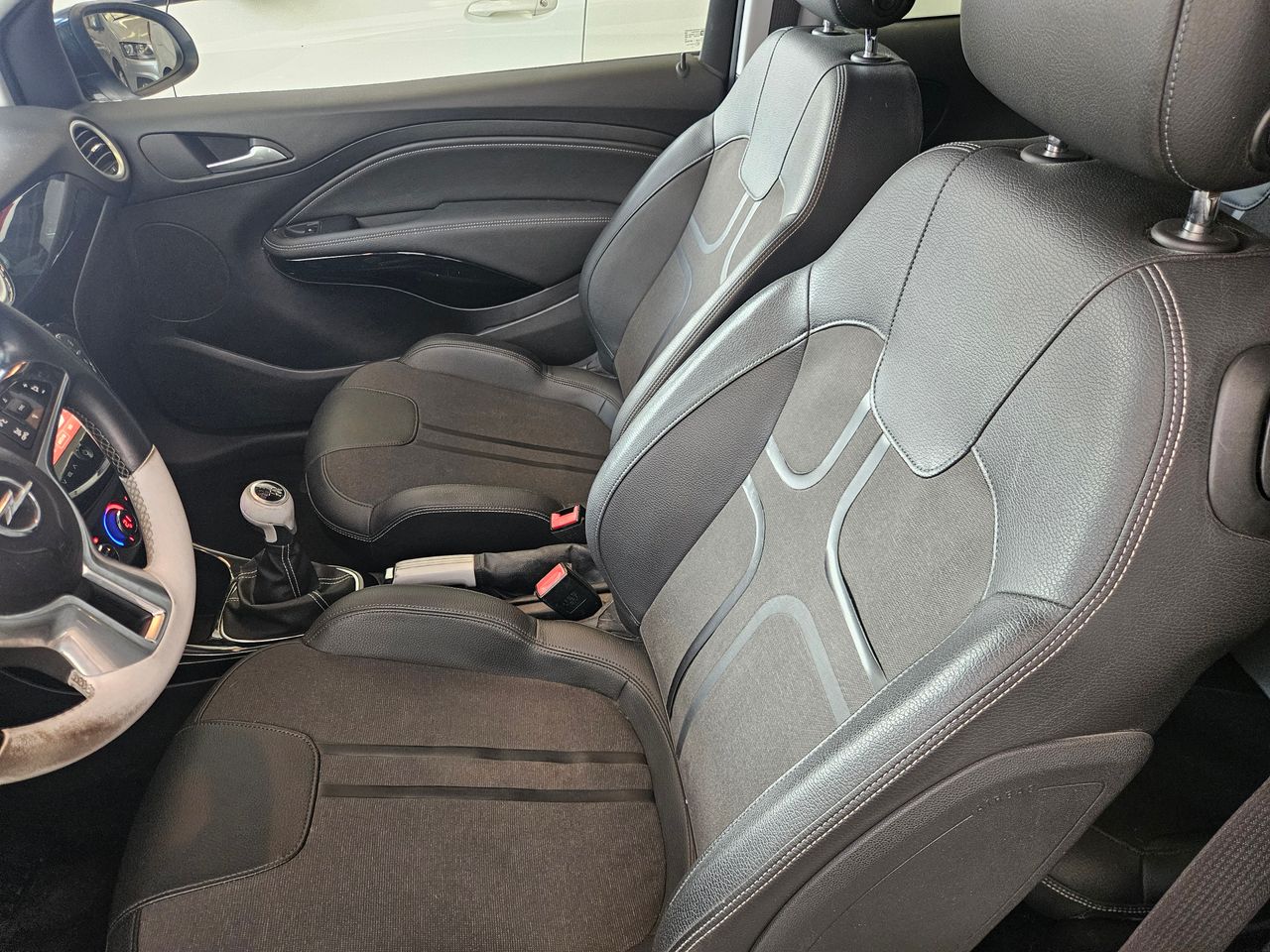 Opel Adam ADAM ROCKS 1.0 ECOTEC Direct Injection Turbo 115 CV - Foto 12