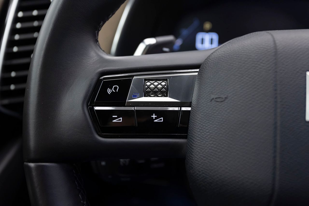 DS Automobiles DS 7 SO CHIC 2.0 HDI AT8 180 cv  - Foto 32