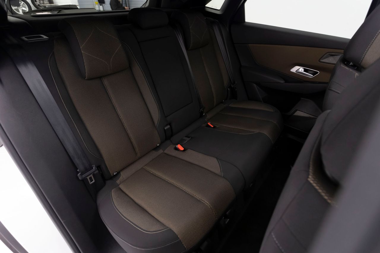 DS Automobiles DS 7 SO CHIC 2.0 HDI AT8 180 cv  - Foto 17