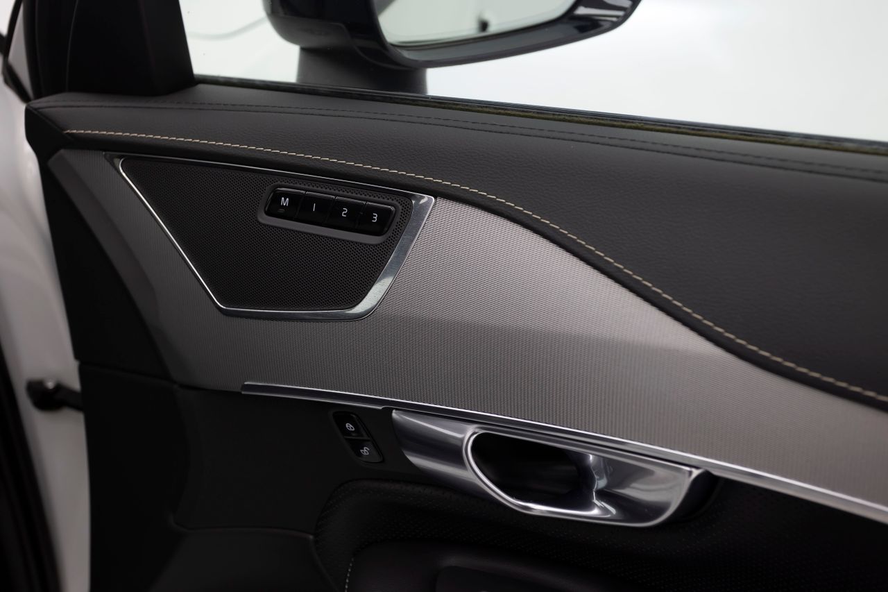 Volvo XC90 2.0 T8 AWD RECHARGE R-DESIGN 287KW  - Foto 26