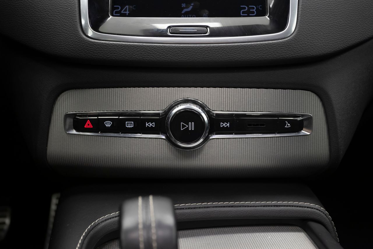 Volvo XC90 2.0 T8 AWD RECHARGE R-DESIGN 287KW  - Foto 24