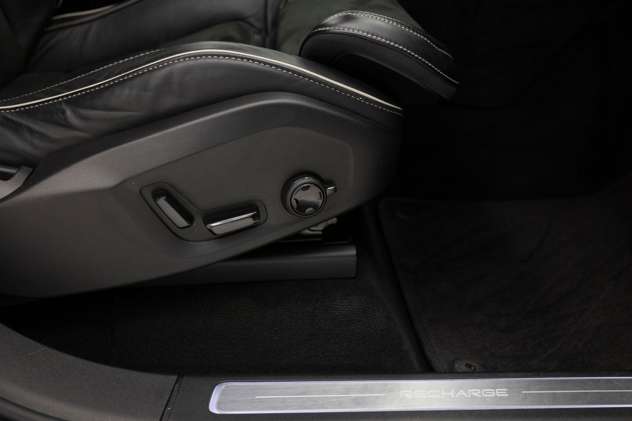 Volvo XC90 2.0 T8 AWD RECHARGE R-DESIGN 287KW  - Foto 29
