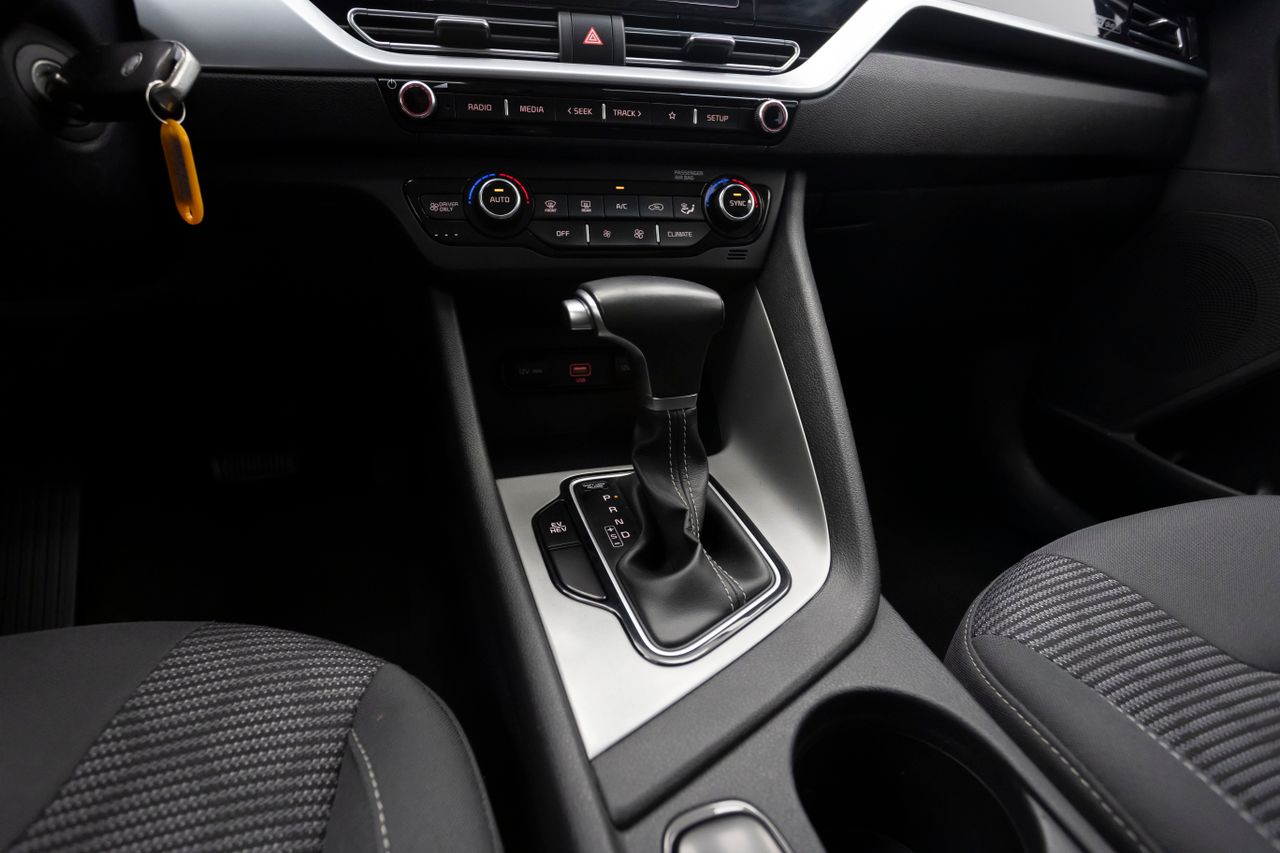 Kia Niro 1.6 141 cv AT6 CONCEPT  - Foto 19