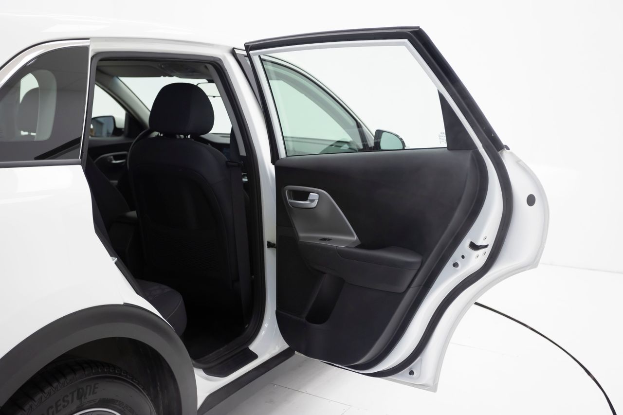 Kia Niro 1.6 141 cv AT6 CONCEPT  - Foto 13