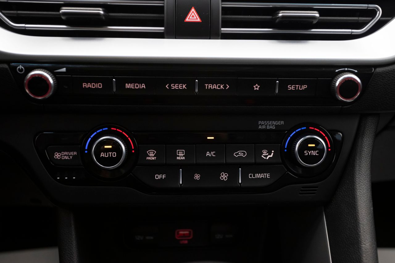 Kia Niro 1.6 141 cv AT6 CONCEPT  - Foto 9