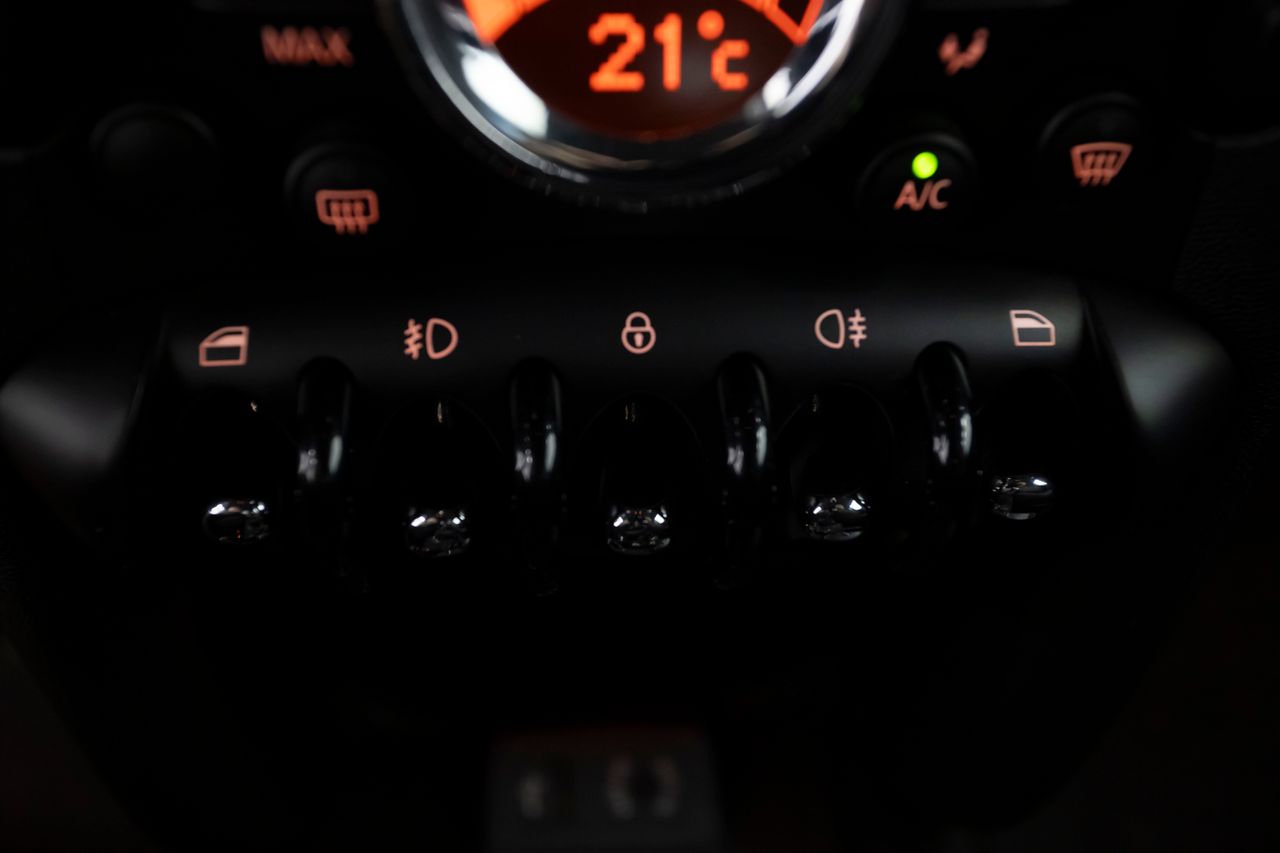 MINI Cooper 1.6 D 115 cv  - Foto 23