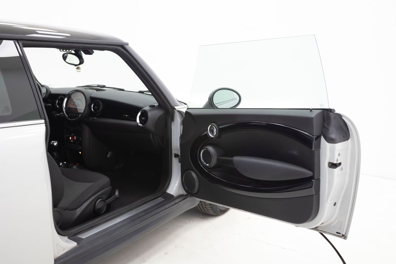 MINI Cooper 1.6 D 115 cv  - Foto 15
