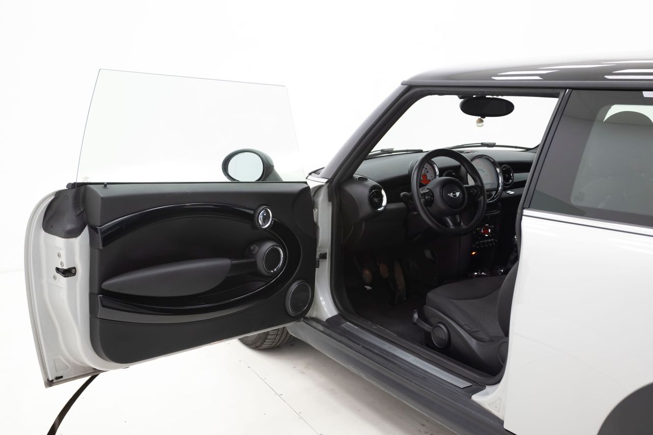 MINI Cooper 1.6 D 115 cv  - Foto 19