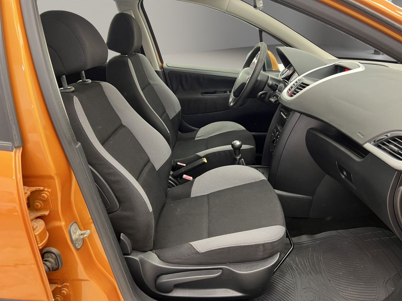 Peugeot 207 1.4 75 cv - Foto 19