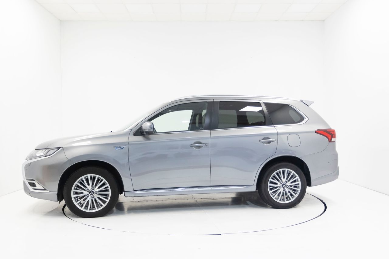 Mitsubishi Outlander PHEV 2.4 KAITEKI+ 4WD 224cv  - Foto 51