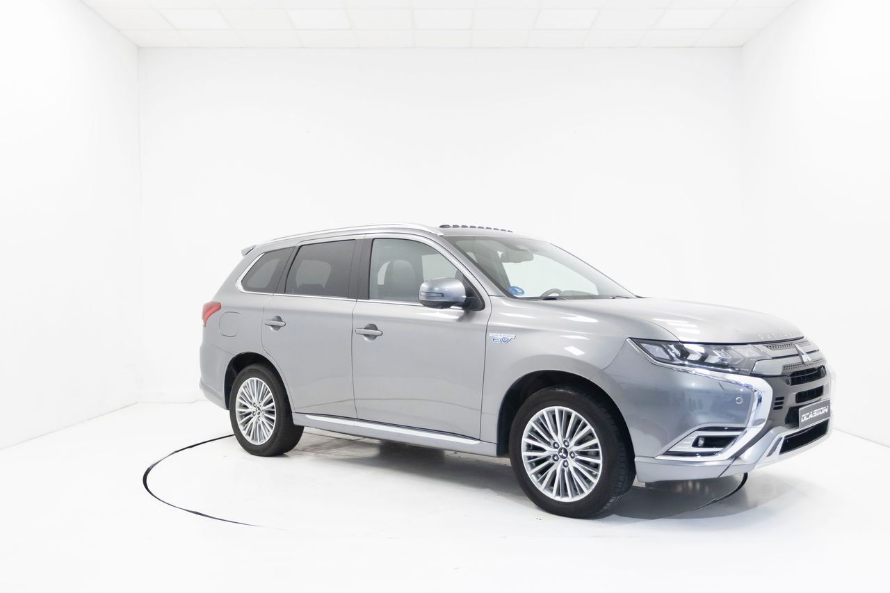 Mitsubishi Outlander PHEV 2.4 KAITEKI+ 4WD 224cv  - Foto 52