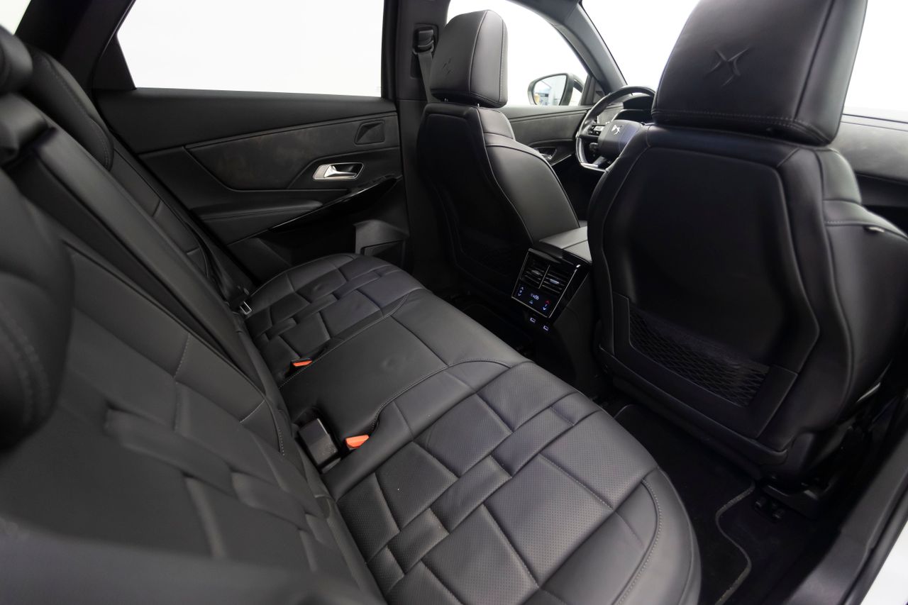 DS Automobiles DS 7 Crossback  E-TENSE 4X2 RIVOLI+ 1.6 225 cv AT8 E6D  - Foto 17