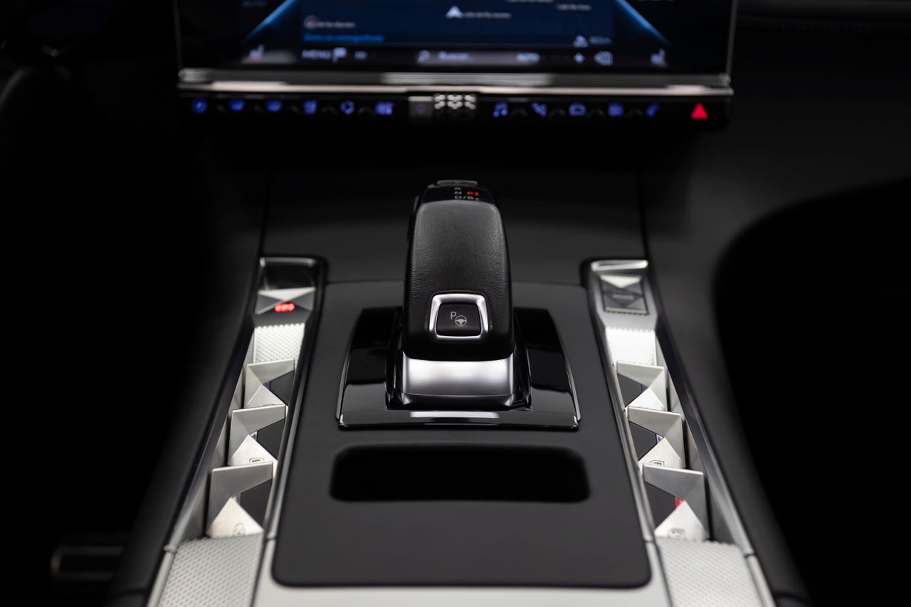 DS Automobiles DS 7 Crossback  E-TENSE 4X2 RIVOLI+ 1.6 225 cv AT8 E6D  - Foto 11