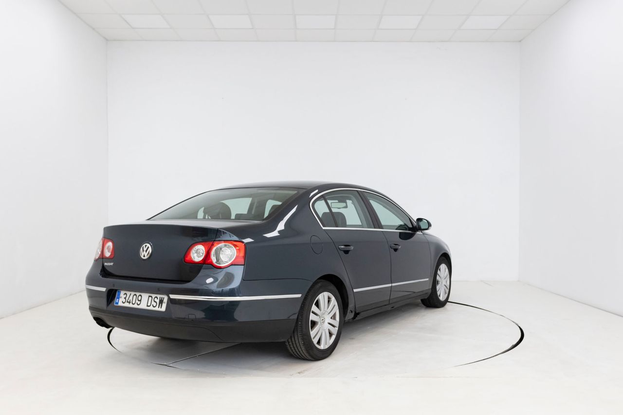 Volkswagen Passat 2.0 TDI 140 cv DSG  - Foto 4