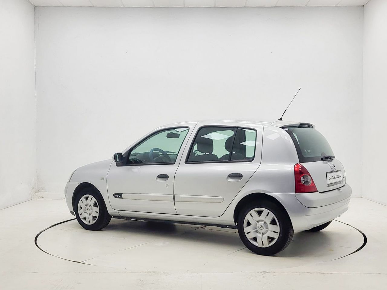 Renault Clio 1.2i 75 CV 16V  - Foto 27