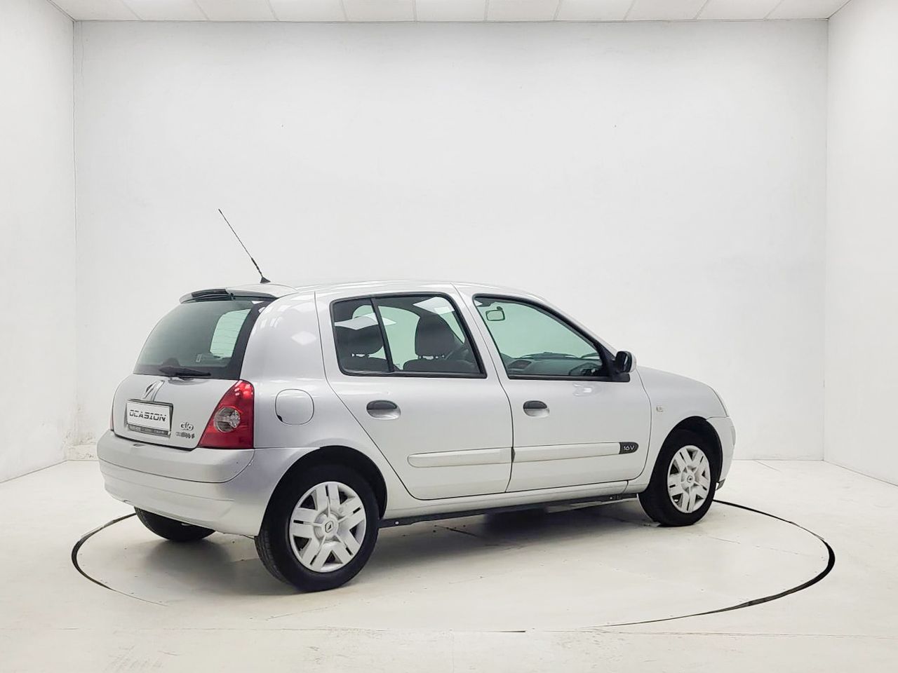 Renault Clio 1.2i 75 CV 16V  - Foto 3