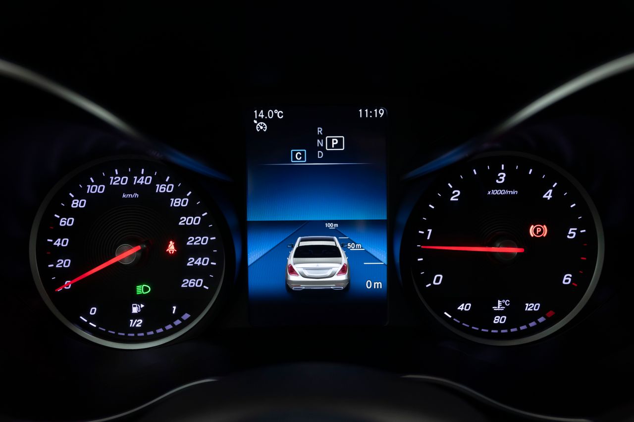 Mercedes Clase C C 200 1.6D 160 cv AMG AT9  - Foto 6