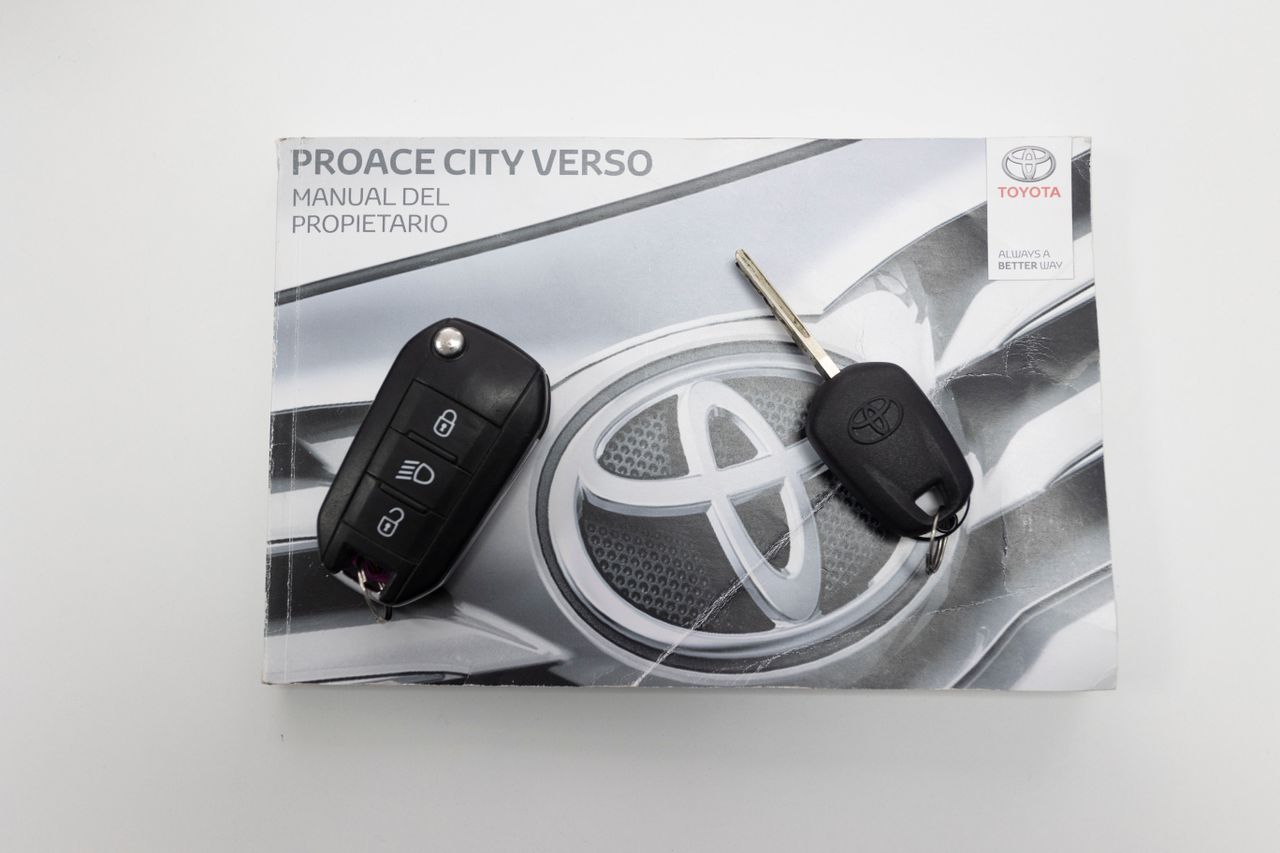 Toyota Proace City VERSO 1.5D 102 cv  - Foto 33