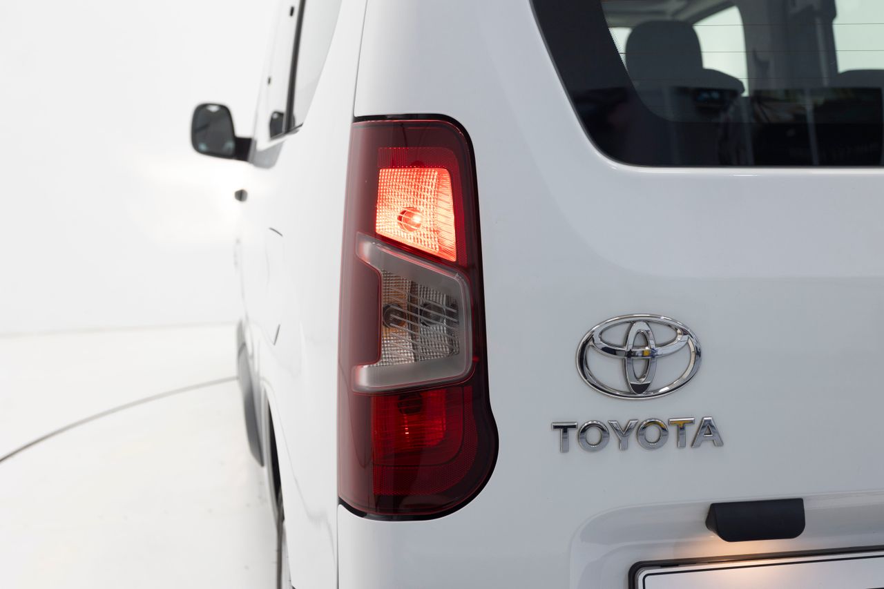 Toyota Proace City VERSO 1.5D 102 cv  - Foto 30