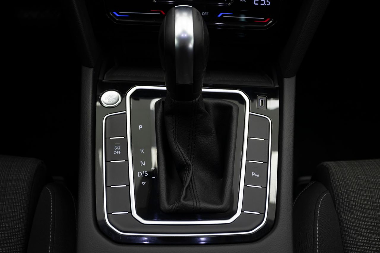 Volkswagen Passat 2.0 TDI 150 cv DSG EXECUTIVE  - Foto 10