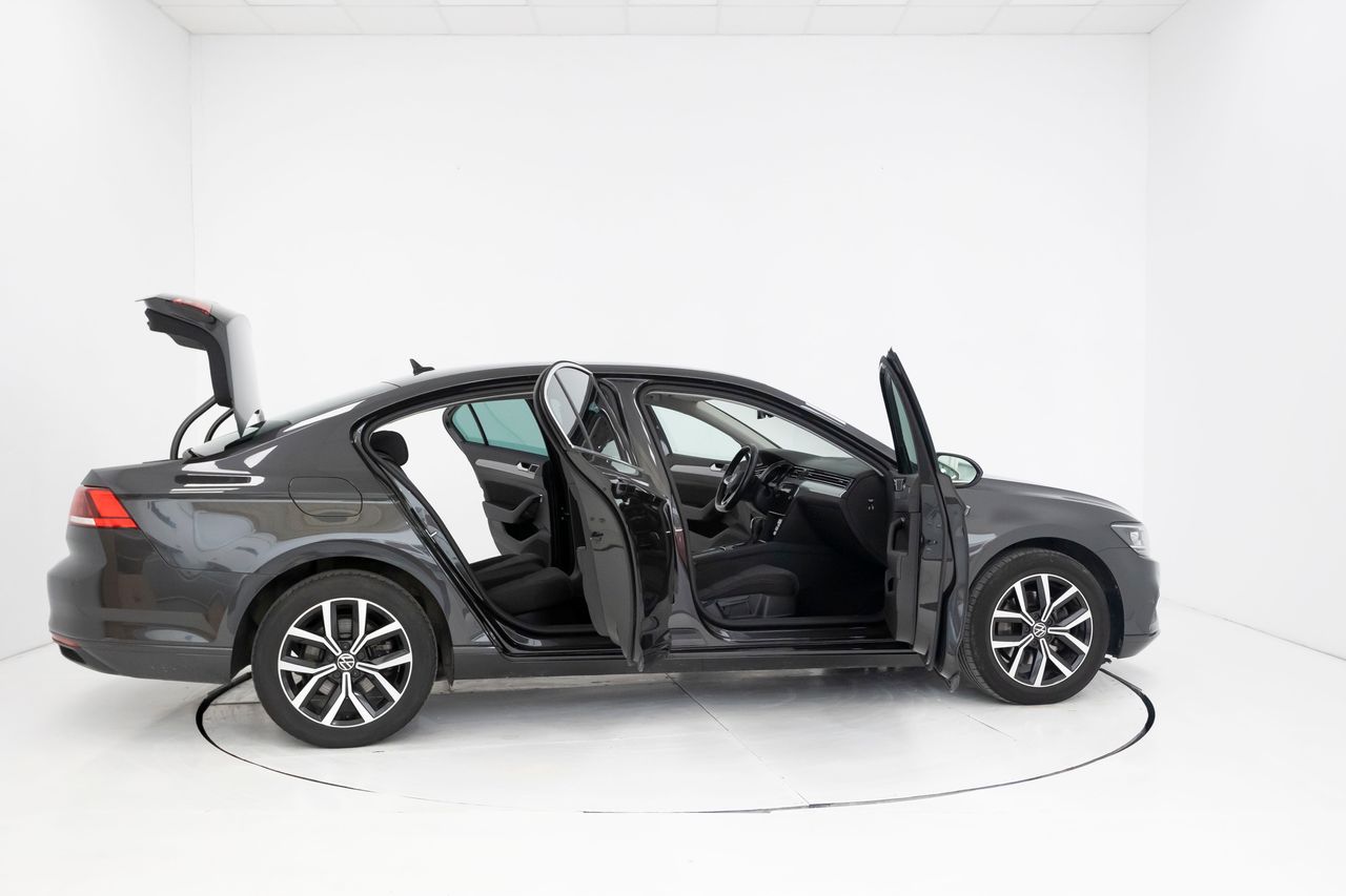 Volkswagen Passat 2.0 TDI 150 cv DSG EXECUTIVE  - Foto 12