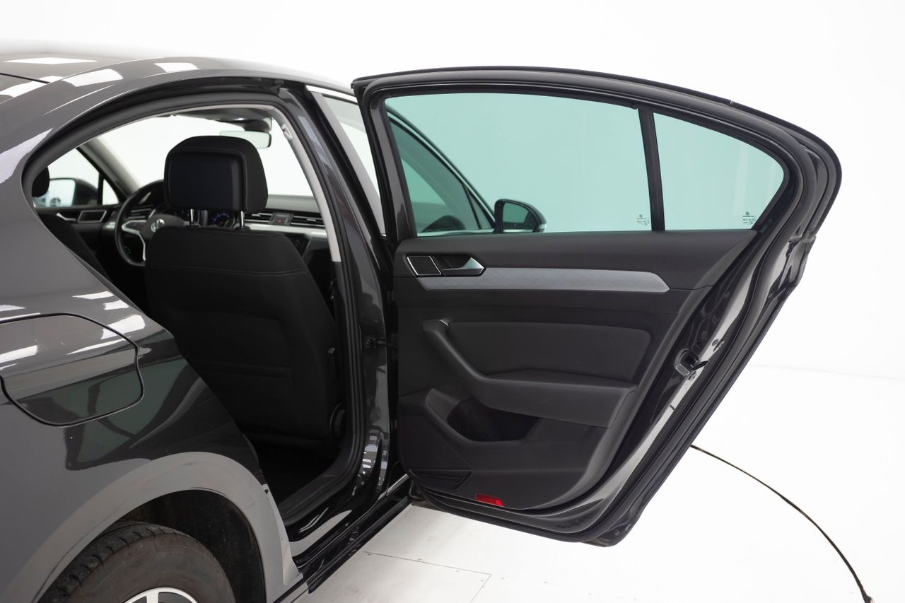 Volkswagen Passat 2.0 TDI 150 cv DSG EXECUTIVE  - Foto 14