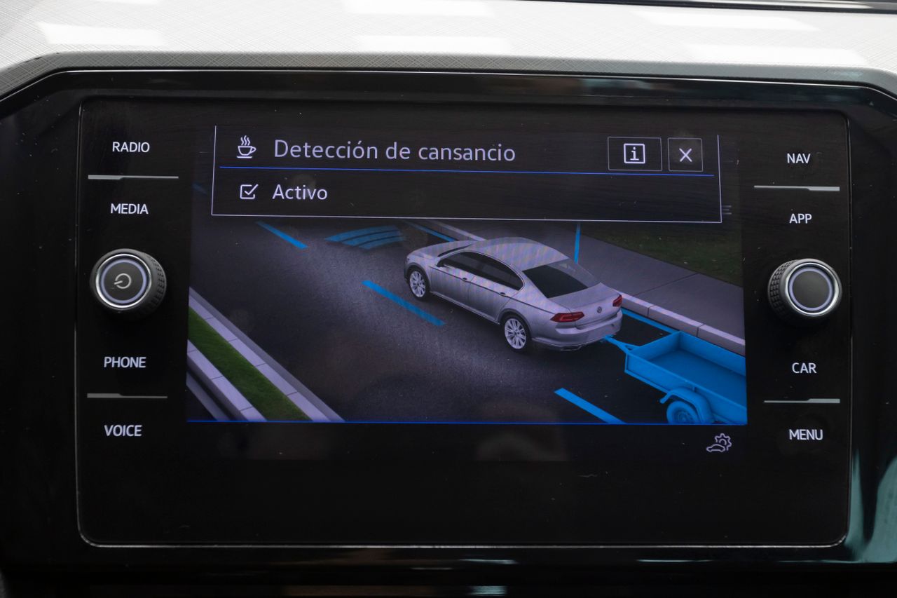 Volkswagen Passat 2.0 TDI 150 cv DSG EXECUTIVE  - Foto 46