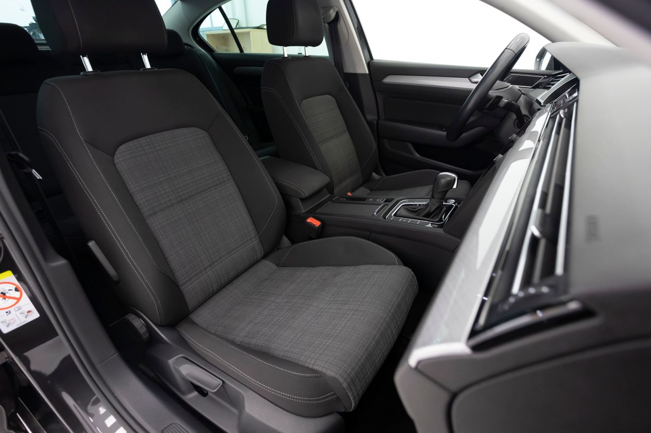 Volkswagen Passat 2.0 TDI 150 cv DSG EXECUTIVE  - Foto 23